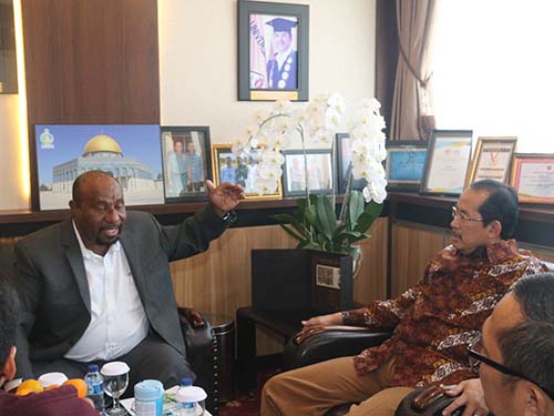 Unpas Menjalin Kerjasama dengan Ketua Parlemen Papua